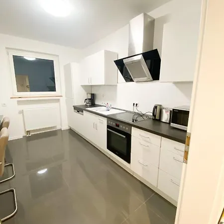 Апартаменты 1-3 Pers. 0,9 Km Zum Zentrum - Moderne In *